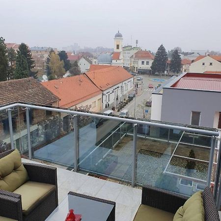Apartamento Penthouse Heart Of Slavonia **** Ðakovo Exterior foto