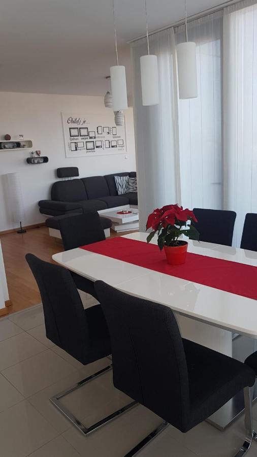 Apartamento Penthouse Heart Of Slavonia **** Ðakovo Exterior foto