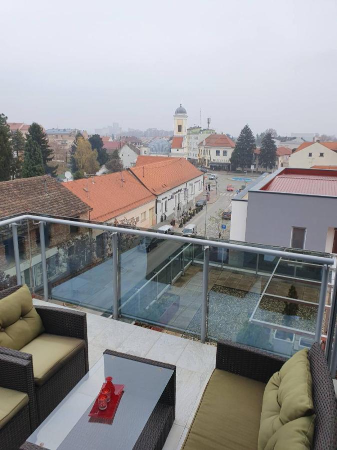 Apartamento Penthouse Heart Of Slavonia **** Ðakovo Exterior foto